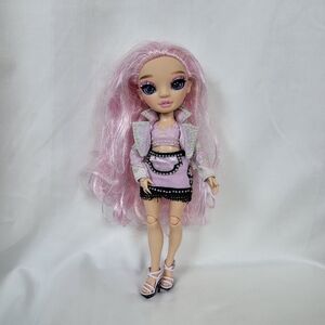 Rainbow High Rainbow Vision Minnie Choi Royal K-pop Pink Lavender‎ Fashion Doll